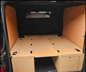 Kit d’aménagement cabine approfondie pour fourgon – salon convertible en couchage + rangements