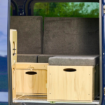 Ensemble kit d’aménagement van en L V2 – mobilier modulable avec couchage et rangements intégrés